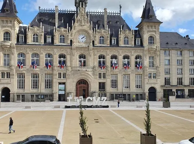 Studio De L\'Hotel De Ville